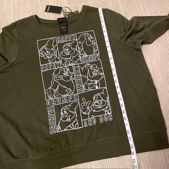 NWT Torrid Disney Snow White and the Seven Dwarfs Sweatshirt Size 2X Green - Picture 16 of 16